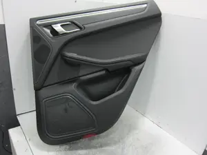 Foto de GUARNECIDO PUERTA TRASERA DERECHA PORSCHE MACAN (95BA) referencia 95B867212 foto 1