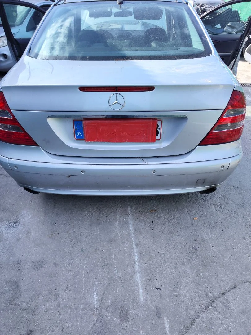 Foto de PORTON TRASERO MERCEDES-BENZ CLASE E (BM 211) BERLINA 3.0 CDI CAT (190 CV / 140 KW)