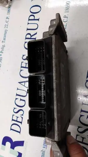 Foto de CENTRALITA MOTOR UCE PEUGEOT 607 (S1)(12.2000) 3.0 V6 24V (207 CV / 152 KW) referencia 0261206418 foto 4