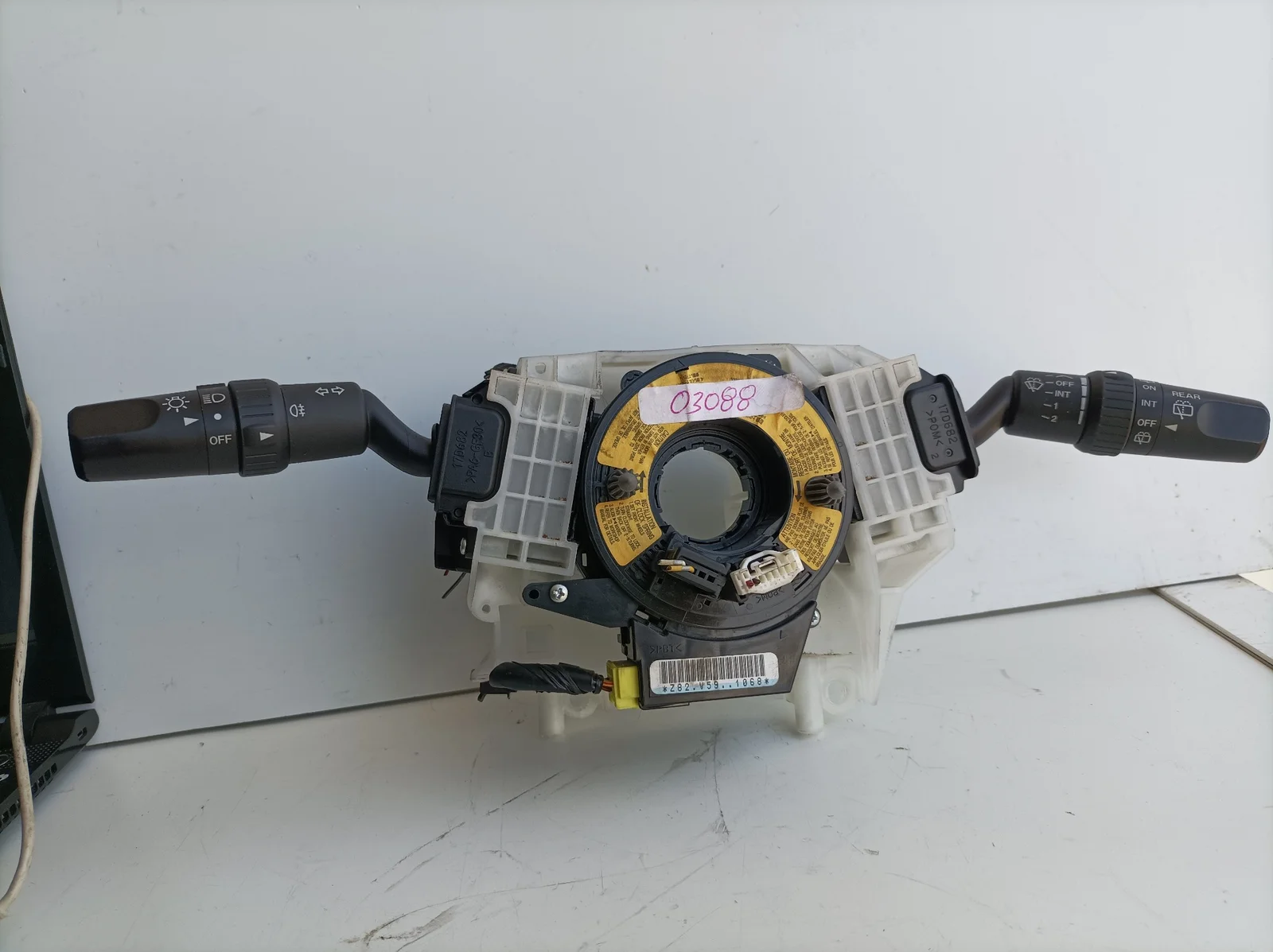 Foto de MANDO MULTIFUNCION MAZDA 5 BERLINA (CR) 2.0 Diesel CAT (143 CV / 105 KW) referencia C23566BC0
