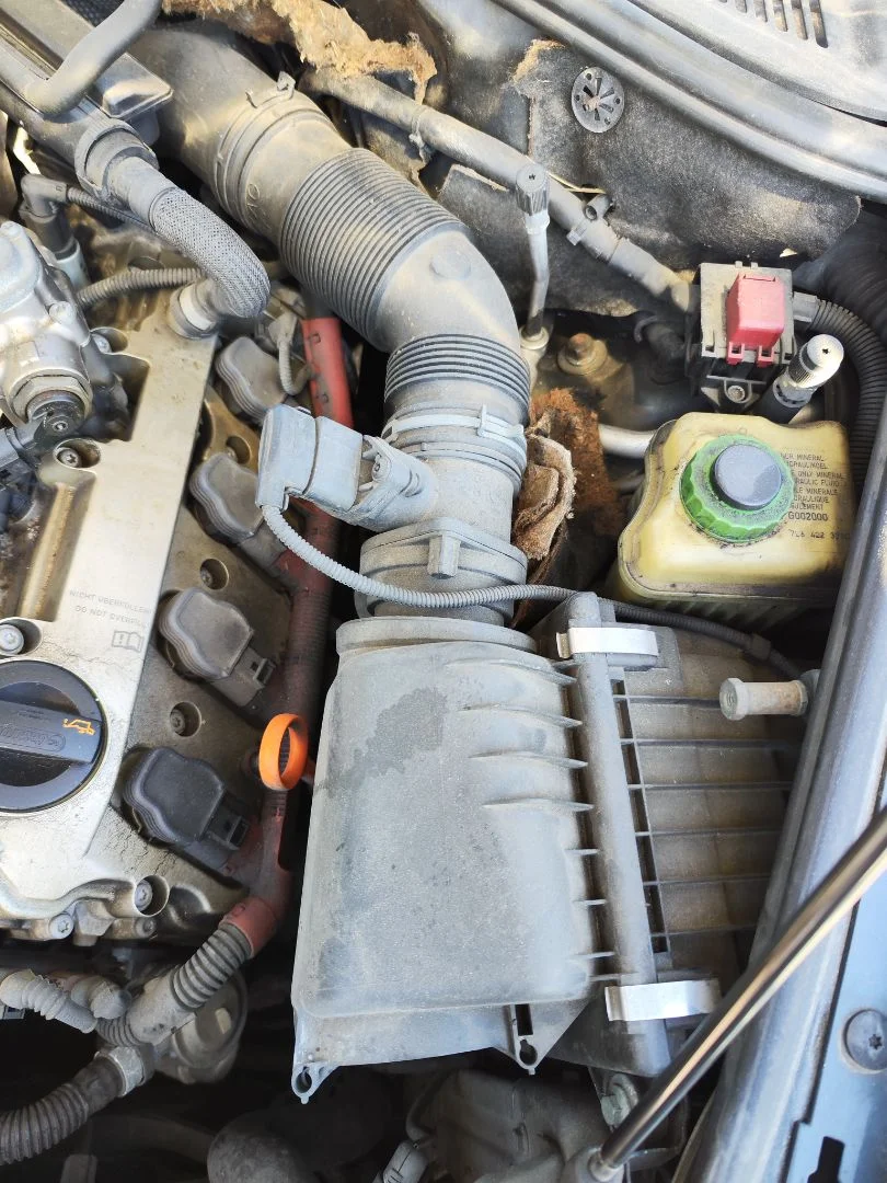 Foto de CAJA FILTRO AIRE VOLKSWAGEN TOUAREG (7L6) 4.2 V8 32V FSI (350 CV / 257 KW)