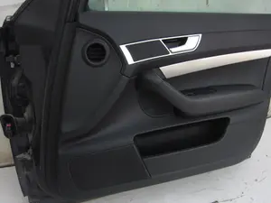 Foto de GUARNECIDO PUERTA DELANTERA DERECHA AUDI A6 BERLINA (4F2) 4.2 V8 40V (335 CV / 246 KW) foto 2