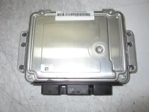 Foto de CENTRALITA MOTOR UCE RENAULT LAGUNA (B56) 2.2 Turbodiesel (113 CV / 83 KW) referencia 0281012985 foto 3