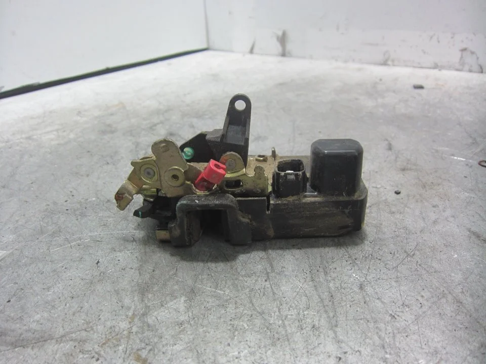 Foto de CERRADURA PUERTA DELANTERA IZQUIERDA JEEP GRAND CHEROKEE (WJ/WG) 3.1 TD CAT (140 CV / 103 KW) referencia 68266959AA