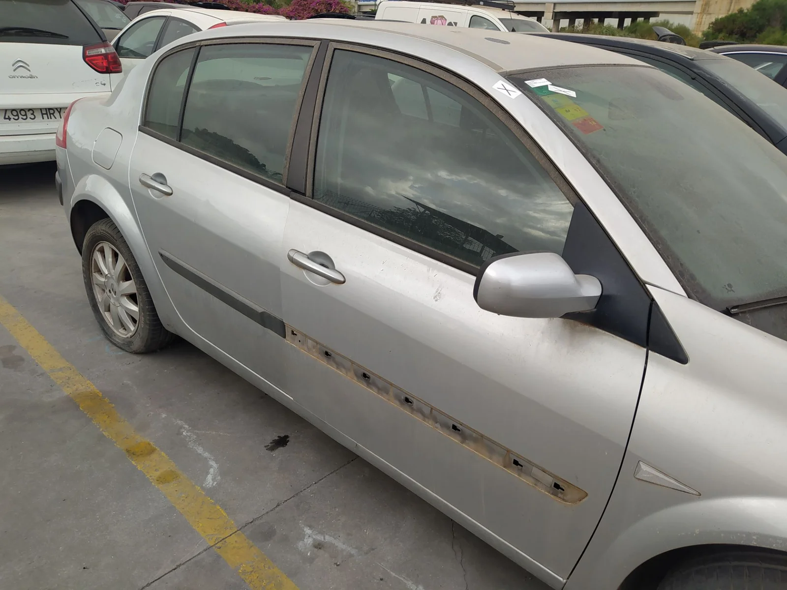 Foto de PUERTA DELANTERA DERECHA RENAULT MEGANE II CLASSIC BERLINA 1.6 16V (112 CV / 82 KW) referencia 7751473729