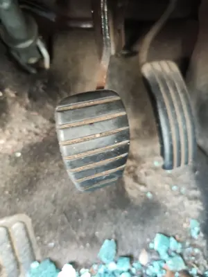 Foto de PEDAL FRENO RENAULT MEGANE II BERLINA 5P 1.5 dCi Diesel (101 CV / 74 KW)