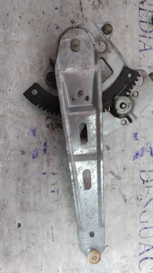 Foto de ELEVALUNAS TRASERO IZQUIERDO KIA PICANTO (SA) referencia 83401207000