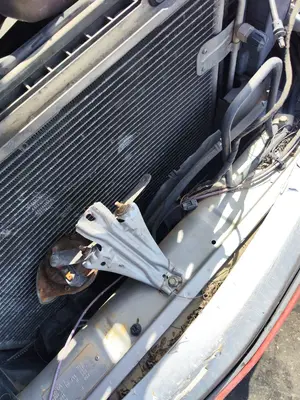 Foto de CONDENSADOR / RADIADOR  AIRE ACONDICIONADO MERCEDES-BENZ SLK (BM 170) ROADSTER 2.0 16V CAT (136 CV / 100 KW) referencia A2028301370