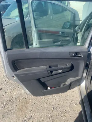 Foto de GUARNECIDO PUERTA TRASERA IZQUIERDA OPEL ZAFIRA B 1.9 CDTI (120 CV / 88 KW) referencia 13165293