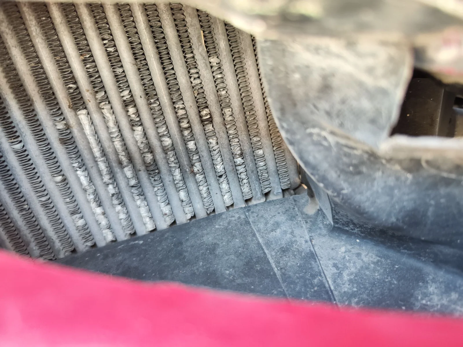 Foto de INTERCOOLER VOLKSWAGEN GOLF IV BERLINA (1J1)(10.1997) 1.9 TDI (90 CV / 66 KW)