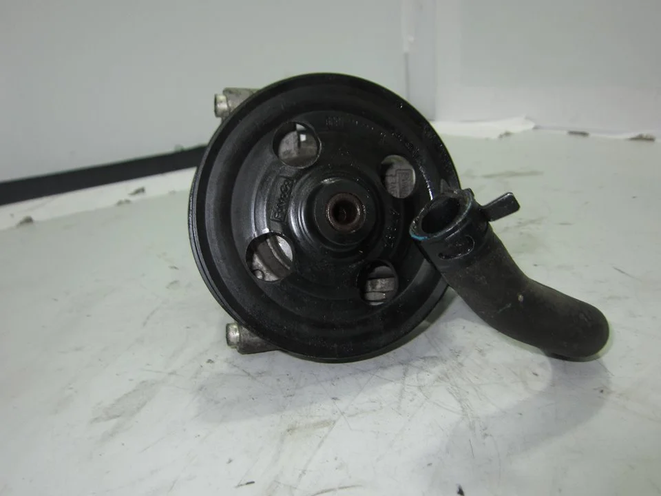 Foto de BOMBA DIRECCION FORD MONDEO BERLINA (GE) referencia 6G913A733