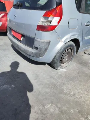 Foto de PARAGOLPES TRASERO RENAULT SCENIC II 1.5 dCi Diesel (101 CV / 74 KW) referencia 7701474785 foto 3