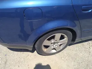 Foto de TAPA EXTERIOR COMBUSTIBLE AUDI A4 AVANT (8E) 1.9 TDI (131 CV / 96 KW) referencia 8E0809905B foto 2
