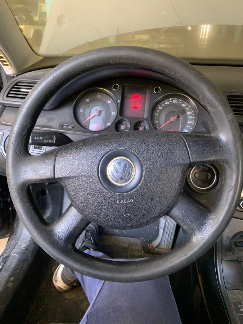 Foto de VOLANTE VOLKSWAGEN PASSAT VARIANT (3C5) 2.0 TDI (140 CV / 103 KW) referencia 3C0419091 FKZ