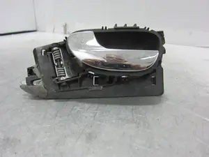 Foto de MANETA INTERIOR DELANTERA IZQUIERDA PEUGEOT 307 BREAK / SW (S1)(04.2002) 2.0 HDi FAP CAT (107 CV / 79 KW) referencia 9643604577 foto 1