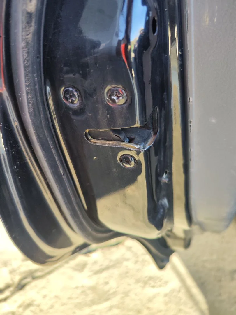 Foto de CERRADURA PUERTA TRASERA IZQUIERDA KIA CARENS (RS) 2.0 Turbodiesel CAT (113 CV / 83 KW) referencia 0K2FA72310