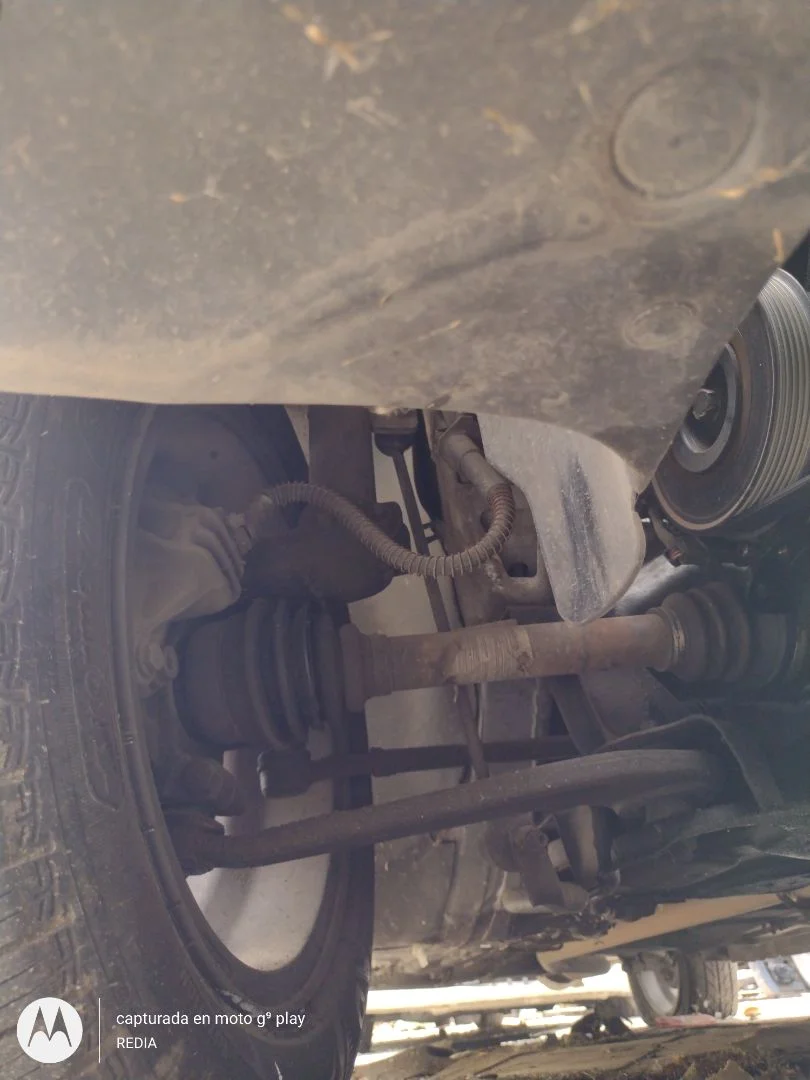 Foto de BRAZO SUSPENSION DELANTERO DERECHO PEUGEOT 206 1.4 HDi (68 CV / 50 KW)
