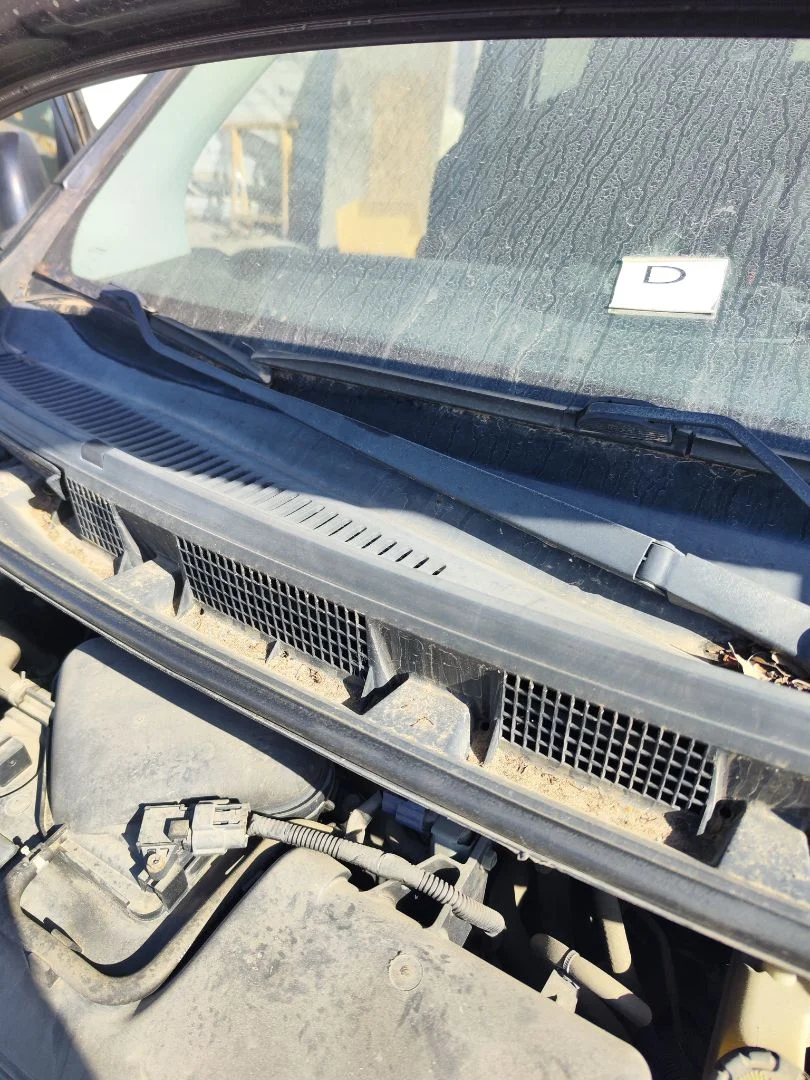 Foto de BRAZO LIMPIA DELANTERO DERECHO NISSAN NOTE (E11E) 1.4 CAT (88 CV / 65 KW)