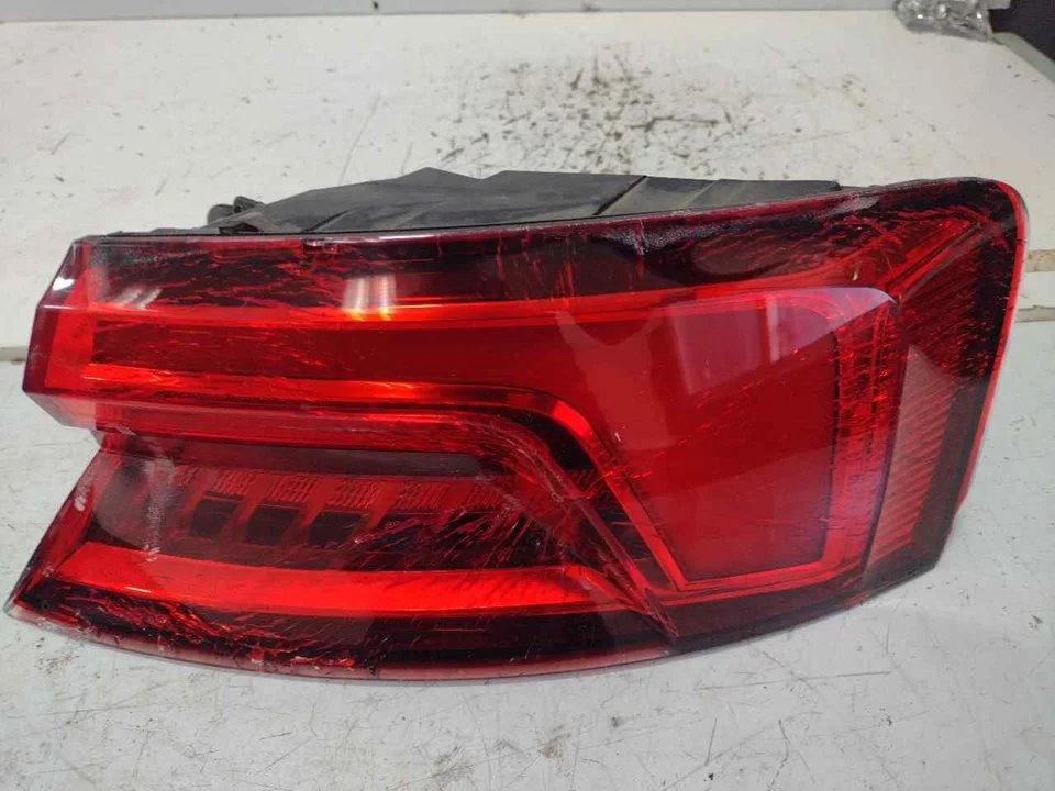 Foto de PILOTO TRASERO DERECHO AUDI A5 COUPE (F53) 2.0 16V TDI (190 CV / 140 KW) referencia 8W6945092