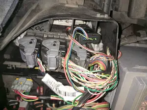 Foto de CENTRALITA MOTOR UCE PEUGEOT 307 CC CABRIO-COUPÉ (S2)