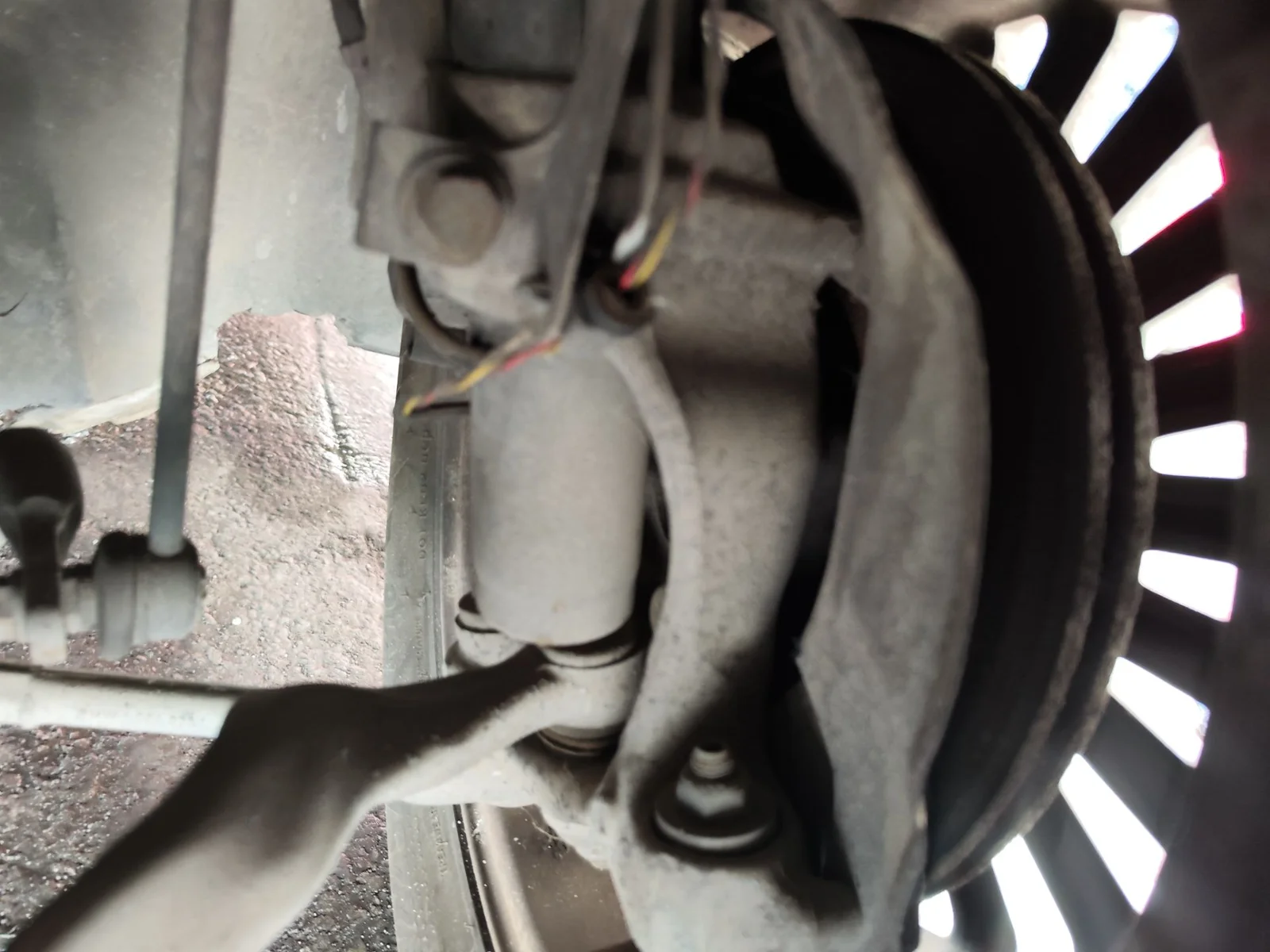 Foto de PINZA DE FRENO DELANTERA IZQUIERDA BMW SERIE 5 BERLINA (E39) 3.0 24V Turbodiesel CAT (193 CV / 142 KW)