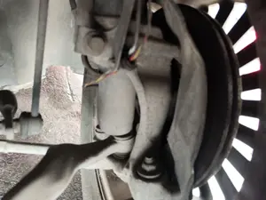 Foto de PINZA DE FRENO DELANTERA IZQUIERDA BMW SERIE 5 BERLINA (E39) 3.0 24V Turbodiesel CAT (193 CV / 142 KW)