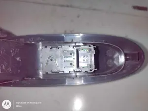 Foto de MANDO ELEVALUNAS TRASERO DERECHO CITROEN C4 BERLINA 1.6 e-HDi FAP (114 CV / 84 KW) referencia 96657926XT foto 3