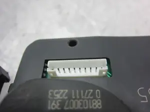 Foto de MANDO MULTIFUNCION RENAULT CLIO III 1.5 dCi Diesel FAP (75 CV / 55 KW) referencia 88103007 foto 5