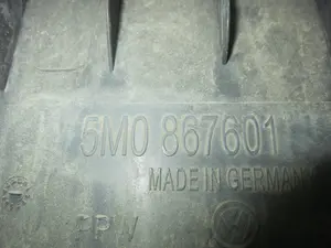 Foto de GUARNECIDO PORTON TRASERO VOLKSWAGEN GOLF PLUS V (5M1) 1.9 TDI (105 CV / 77 KW) referencia 5M0867601A foto 5