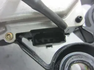 Foto de MOTOR LIMPIA TRASERO SEAT IBIZA (6L1) 1.4 16V (75 CV / 55 KW) referencia 6L6955771B foto 3