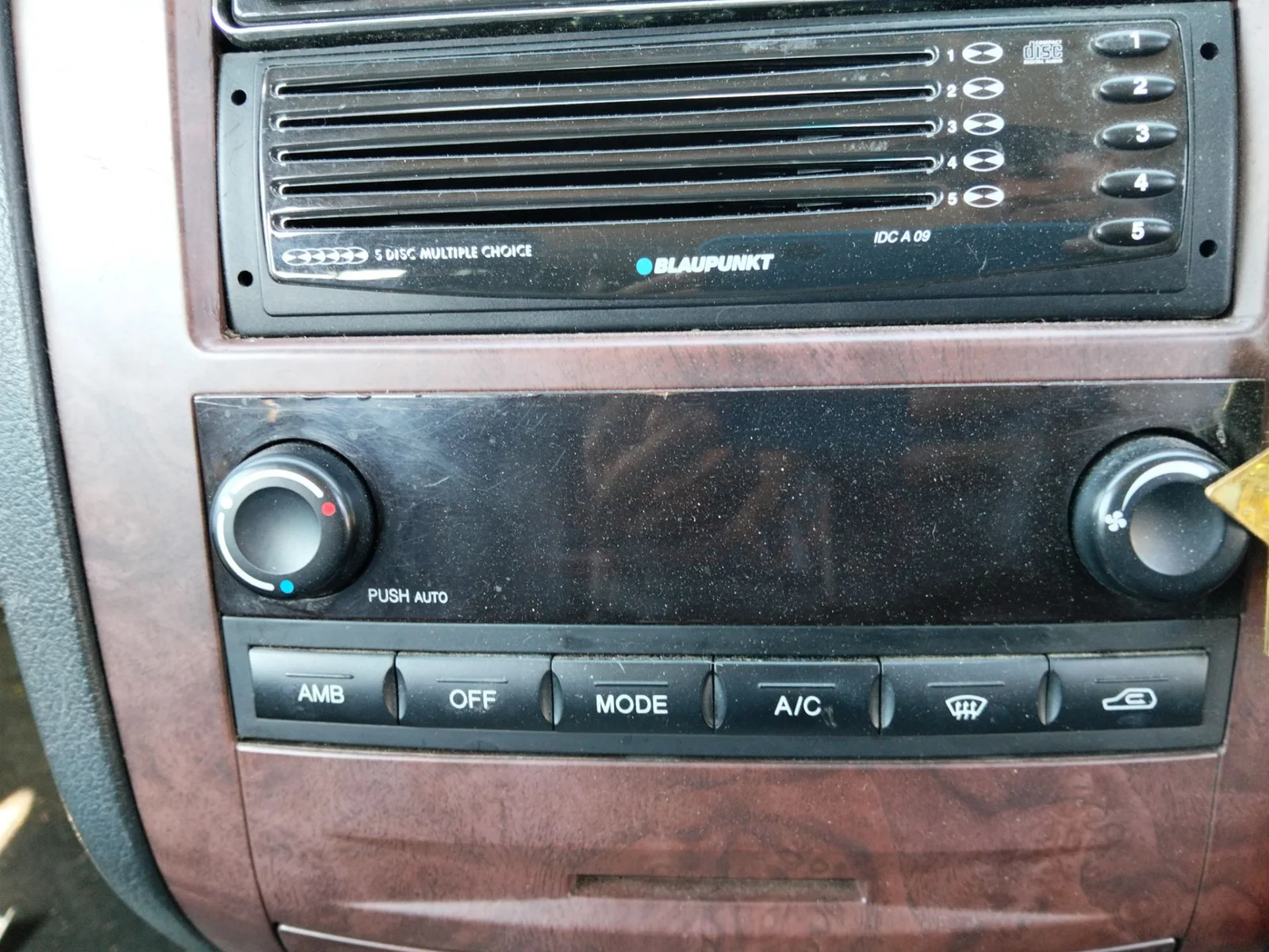 Foto de MANDO CALEFACCION / AIRE ACONDICIONADO SSANGYONG REXTON 2.7 Turbodiesel CAT (160 CV / 118 KW)