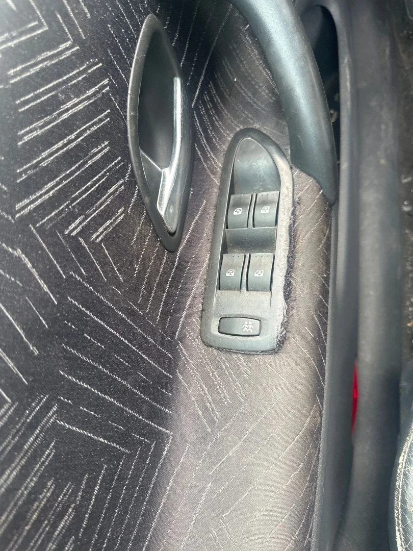 Foto de MANDO ELEVALUNAS DELANTERO IZQUIERDO RENAULT LAGUNA II (BG0) 2.0 (135 CV / 99 KW)