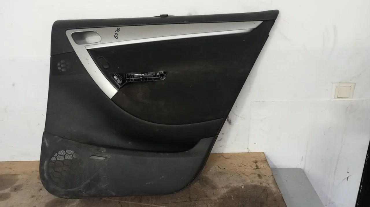 Foto de GUARNECIDO PUERTA TRASERA DERECHA CITROEN GRAND C4 PICASSO 1.6 16V HDi FAP (109 CV / 80 KW) referencia 96883827ZD