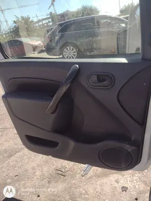 Foto de GUARNECIDO PUERTA TRASERA DERECHA RENAULT KANGOO II (F/KW0) 1.5 dCi Diesel FAP (90 CV / 66 KW)