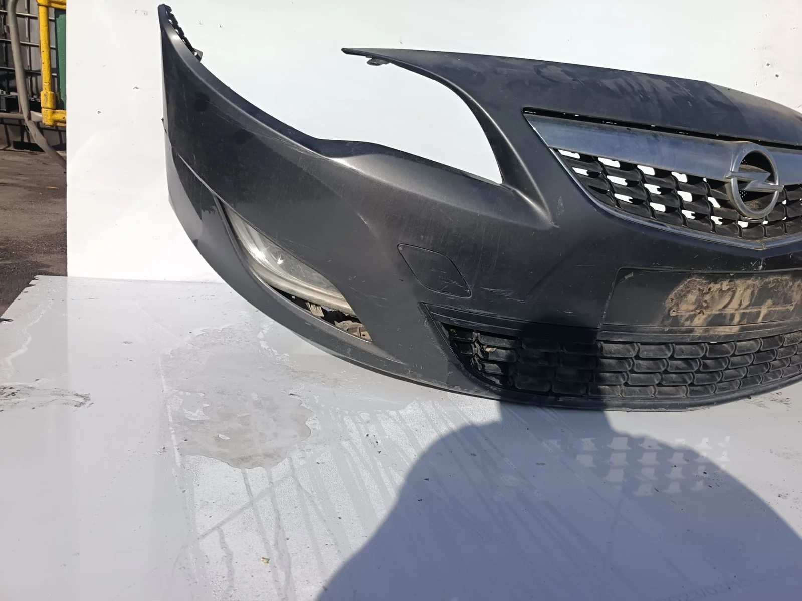Foto de FARO ANTINIEBLA DERECHO OPEL ASTRA J BERLINA 5P 1.7 16V CDTI (110 CV / 81 KW)