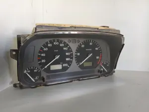 Foto de CUADRO INSTRUMENTOS VOLKSWAGEN GOLF III (1H1)(11.1991) referencia 1H0919864K foto 1