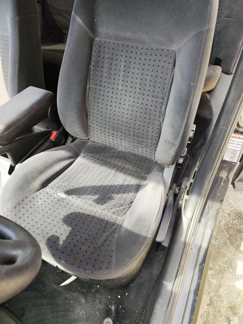 Foto de ASIENTO DELANTERO IZQUIERDO VOLKSWAGEN PASSAT VARIANT (3B5) 1.9 TDI (110 CV / 81 KW)