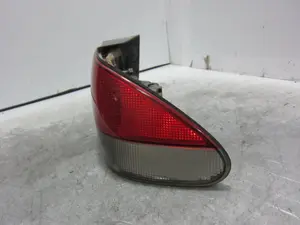 Foto de PILOTO TRASERO DERECHO SAAB 9-3 BERLINA 2.2 16V TiD CAT (125 CV / 92 KW) referencia 3896705 foto 4