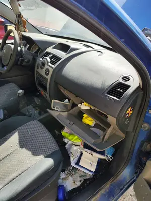 Foto de SALPICADERO RENAULT MEGANE II BERLINA 5P 1.5 dCi Diesel (101 CV / 74 KW)
