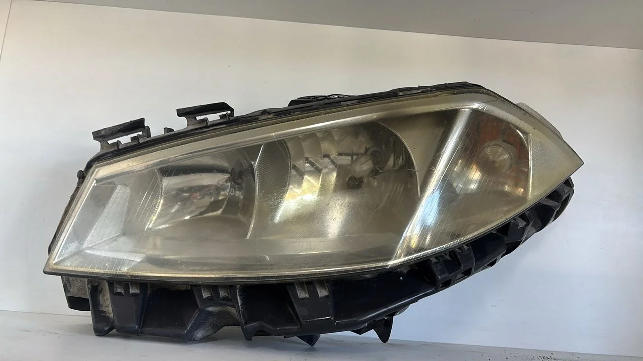 Foto de FARO IZQUIERDO RENAULT MEGANE II BERLINA 5P referencia 89306990