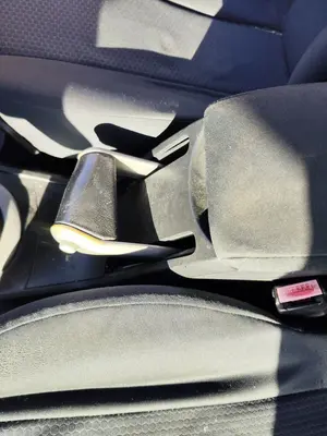 Foto de PALANCA FRENO RENAULT MEGANE II BERLINA 5P 1.5 dCi Diesel (106 CV / 78 KW)