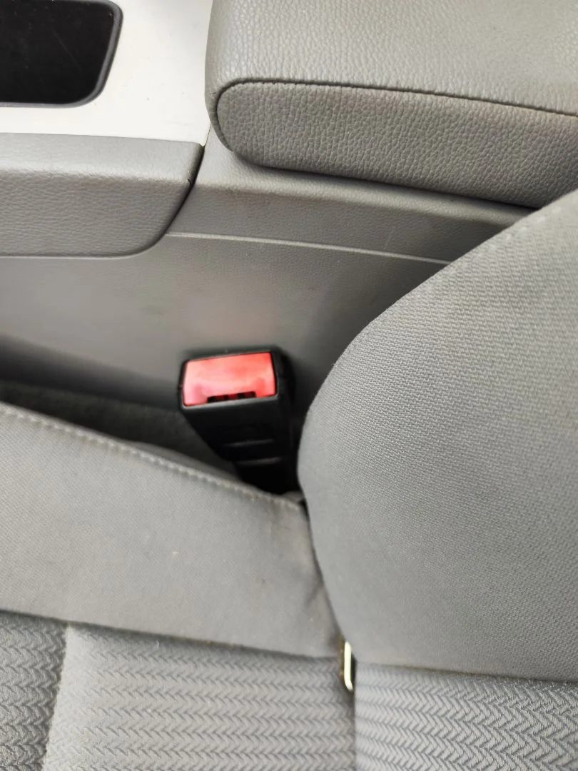 Foto de ENGANCHE CINTURON DELANTERO IZQUIERDO BMW SERIE 3 BERLINA (E90) 2.0 Turbodiesel CAT (143 CV / 105 KW)