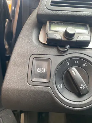 Foto de FRENO DE MANO ELECTRICO VOLKSWAGEN PASSAT BERLINA (3C2) 2.0 TDI (140 CV / 103 KW)