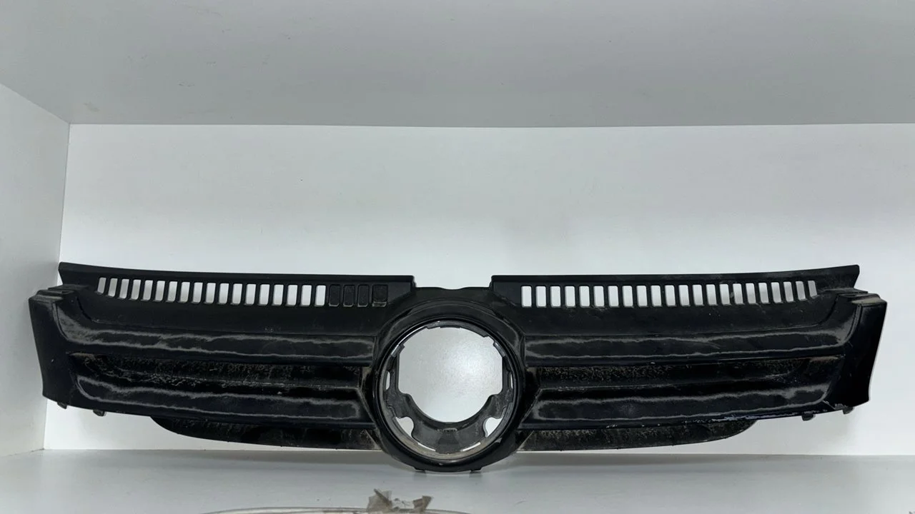 Foto de REJILLA DELANTERA VOLKSWAGEN GOLF V VARIANT (1K5) referencia 5M0853655A