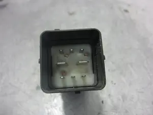 Foto de CAJA PRECALENTAMIENTO FORD FIESTA (CBK) referencia 3M5T12A343AA foto 3