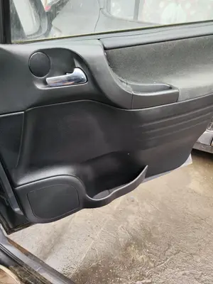 Foto de GUARNECIDO PUERTA DELANTERA DERECHA OPEL ZAFIRA A 2.0 DTI (101 CV / 74 KW)