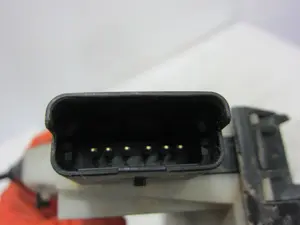 Foto de CERRADURA PUERTA DELANTERA DERECHA PEUGEOT 208 1.4 HDi FAP (68 CV / 50 KW) referencia 9688079980 foto 3