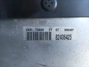 Foto de CENTRALITA MOTOR UCE PEUGEOT 307 (S1)(04.2001) 2.0 16V CAT (136 CV / 100 KW) referencia 82406425 foto 3