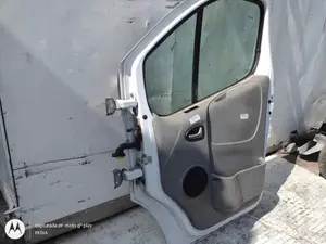 Foto de PUERTA DELANTERA DERECHA OPEL VIVARO FURGÓN/COMBI 2.0 16V CDTI (114 CV / 84 KW) foto 2