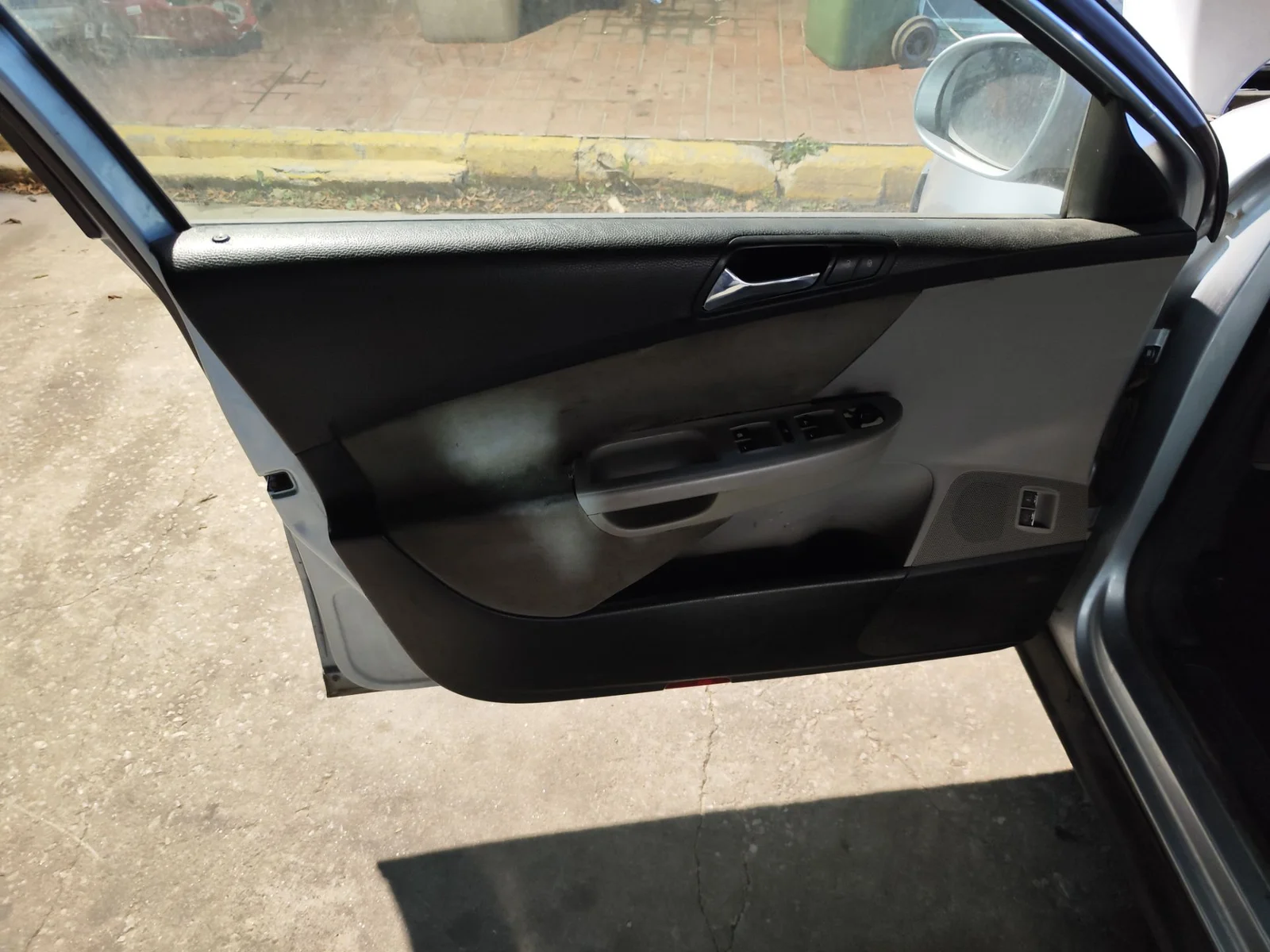 Foto de ELEVALUNAS DELANTERO IZQUIERDO VOLKSWAGEN PASSAT BERLINA (3C2) 2.0 TDI (140 CV / 103 KW) referencia 3C1837461H